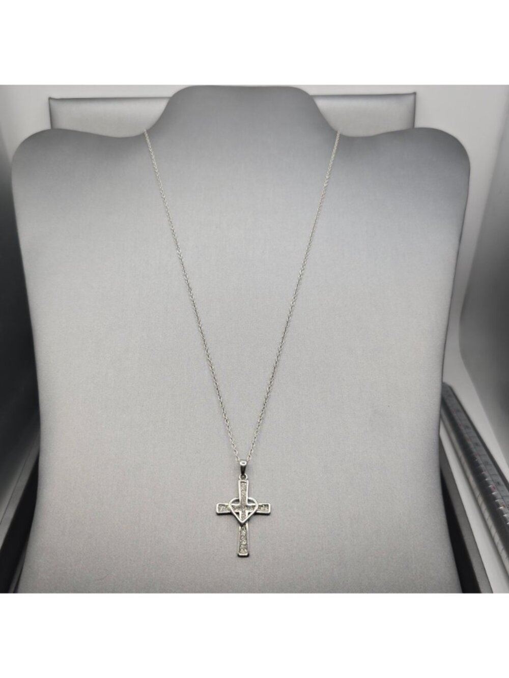 HAN Sterling Silver Crystal Encrusted Cross Pendant Necklace 18" Open Heart 925 - Picture 2 of 11